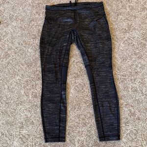 Lululemon gray tweed running tights.